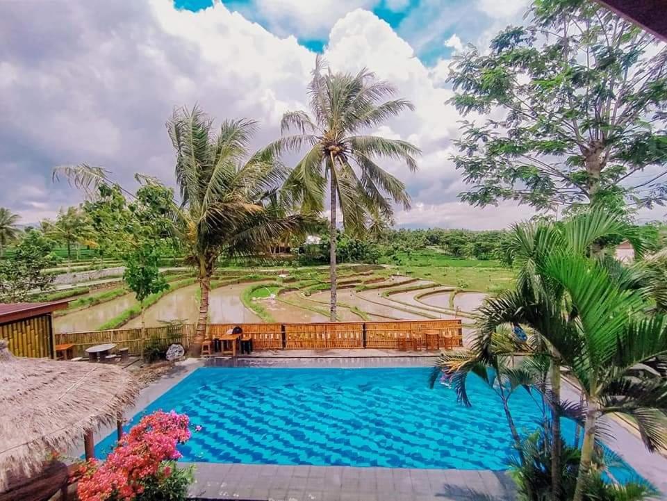 Peraja Bungalows Loyok Sangyang Bagian luar foto