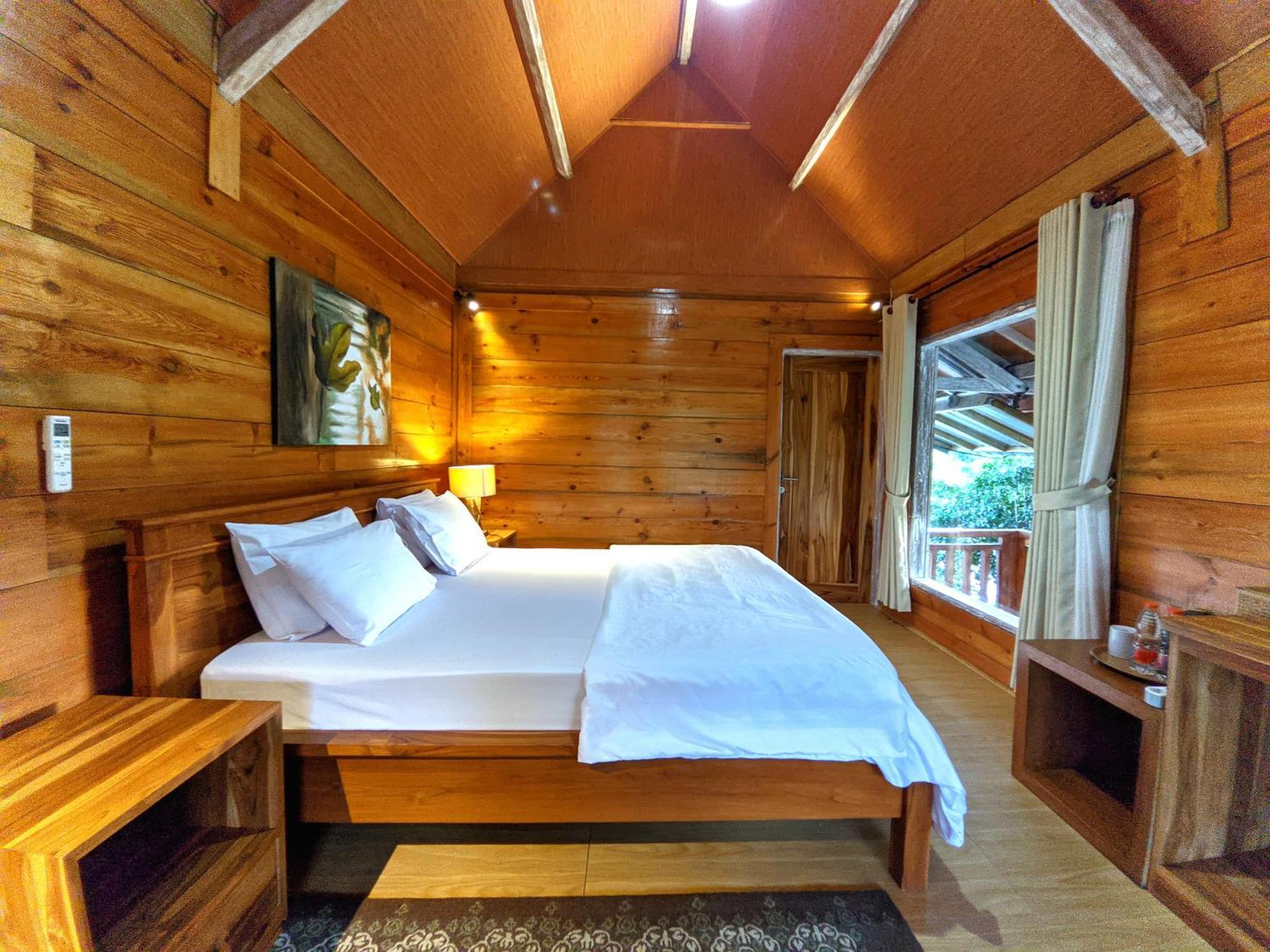 Peraja Bungalows Loyok Sangyang Ruang foto