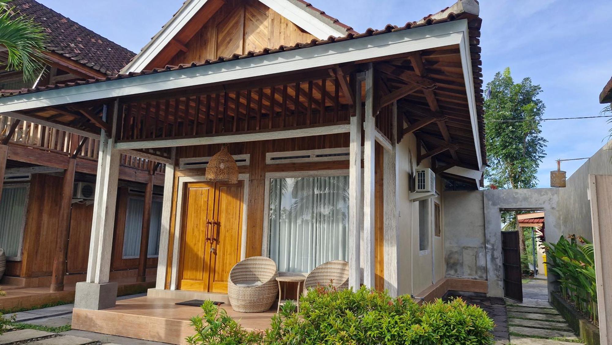 Peraja Bungalows Loyok Sangyang Bagian luar foto
