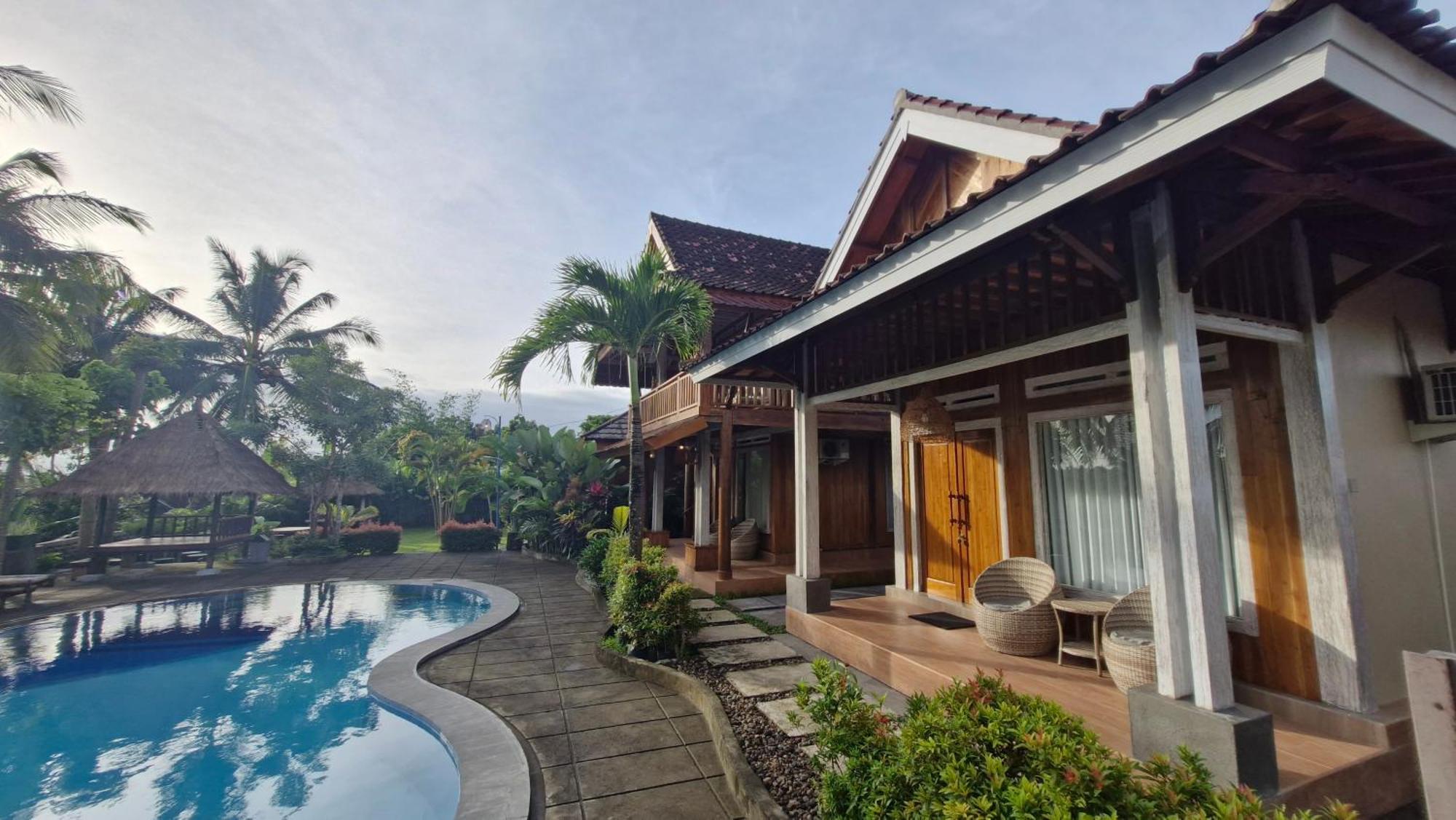 Peraja Bungalows Loyok Sangyang Bagian luar foto